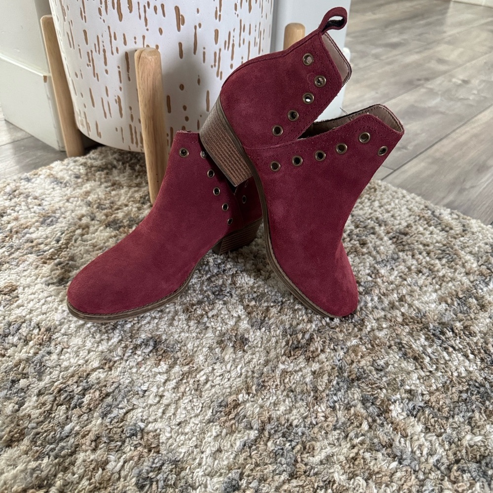 Skechers Maroon Ankle Booties - Picture 6 of 6